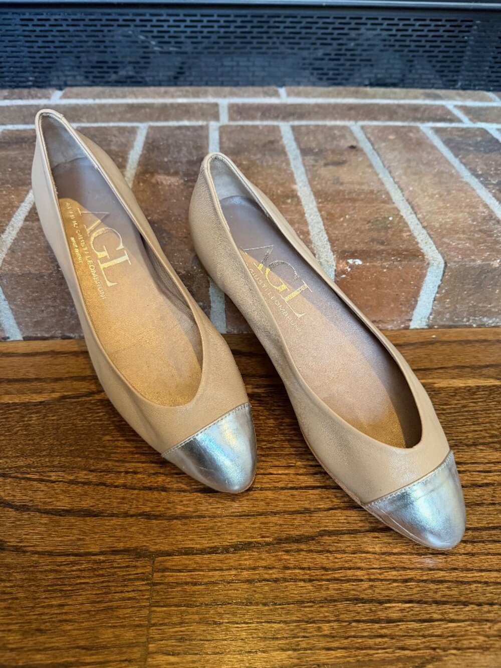 AGL Attilio Giusti Leombruni Nude Leather Silver Cap Toe Flats Sz 39 8-8 1/2